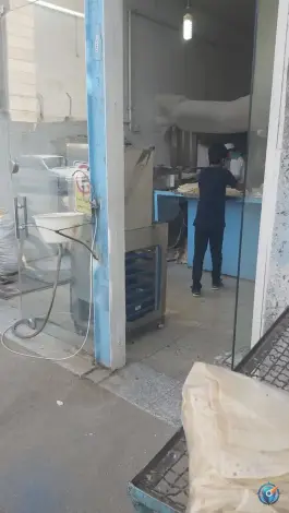 نانوایی لواش رسولی در محله زاویه قم
