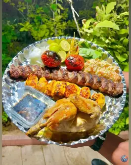 باغ رستوران کاریزما در بلوار علوی شیراز