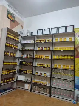 عکس عسل شفاچی در محله امام حسین قم 2