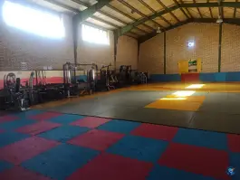 سالن بدنسازی مجموعه ورزشی در محله کوهستان پارک مشهد