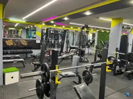 عکس باشگاه بدنسازی بی نهایت در محله خواجو اصفهان 6