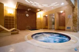 عکس استخر هتل الماس ۲ در محله عنصری مشهد 3