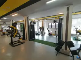 عکس باشگاه بدنسازی اِرم در شیشه گری اصفهان 5
