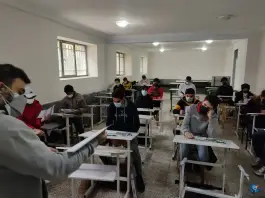 عکس هنرستان فنی و حرفه ای پسرانه امام خمینی در فاز ۴ مهرشهر کرج 3