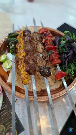 عکس کبابخانه باوکی اسامه در سنگیران سقز 8
