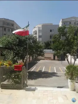 عکس دبیرستان آزادمنش در درختی کرج 2