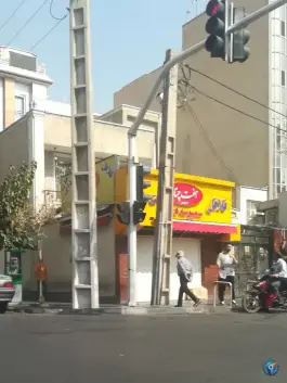 عکس ساندویچ هفت چنار، محله درختی تهران 5
