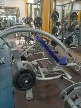 باشگاه بدنسازی امپراطور، محله ایثارگران، مشهد