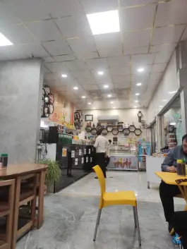 عکس آبمیوه بستنی کندو؛ بلوار جمهوری، قم 10
