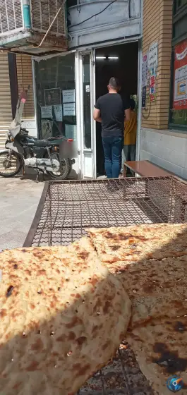 نانوایی سنگکی؛ محله بنیاد، قم