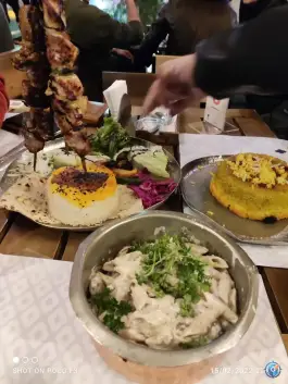عکس مجموعه پرواز اصفهان، هزارجریب 2