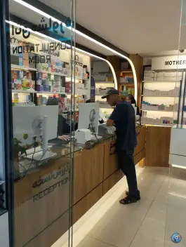 عکس داروخانه دکتر احسان صالحی، آمادگاه (محله چرخاب)، اصفهان 6