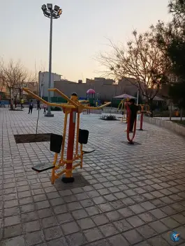 عکس بوستان آرش؛ بوستانی دلنشین در محله قلعه عموحسین قم 2