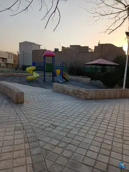 عکس بوستان آرش؛ بوستانی دلنشین در محله قلعه عموحسین قم 4