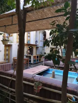 عکس عمارت هفت رنگ، علمدار، شیراز 8