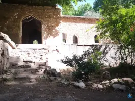 کلیسای یهودی ها و مسیحی ها، جاده عشق، قلات شیراز