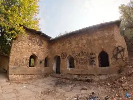 عکس کلیسای یهودی ها و مسیحی ها، جاده عشق، قلات شیراز 10