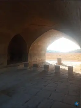 عکس سنگ تاریخی سی و سه پل، آیینه خانه، اصفهان 9