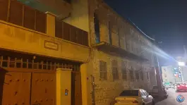 عمارت آذین، محله چهار محل، بوشهر