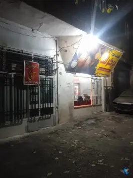 عکس برگر لند؛ فست فود محله کلاک پایین کرج 2