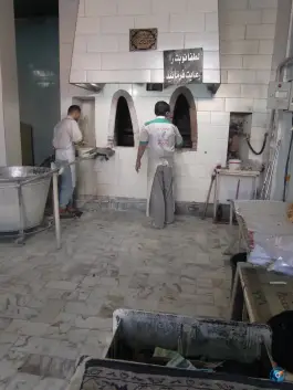 عکس نانوایی سنگک؛ محله چهار امامزاده قم 2