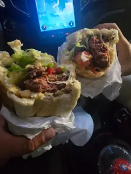 عکس های ساندویچ درسته، بین کاشانی ۳۱ و بهجت، مشهد