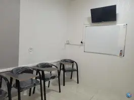عکس آکادمی زبانهای خارجی آویژه، شهرک گلستان، شیراز 4