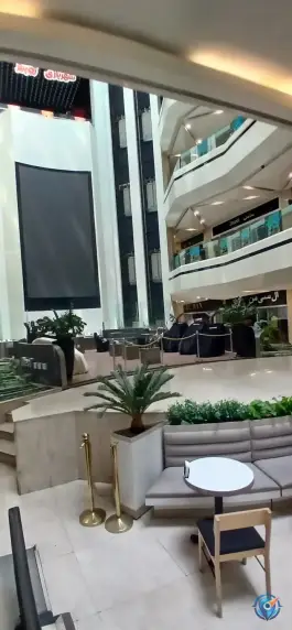 عکس فودکورت کوروش مال، باغ فیض، تهران 3