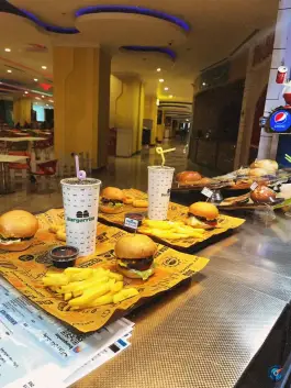 فست فود برگریم سیتی سنتر اصفهان