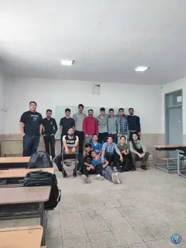 عکس هنرستان پسرانه کار و دانش رهبر انقلاب، هاشم آباد، تهران 6