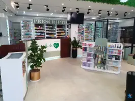 داروخانه شبانه روزی دکتر رامین رادمنش، کوی نصر، تهران