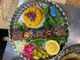 عکس رستوران و صبحانه و دیزی چای و چاشت فاز ۴ مهرشهر کرج 5