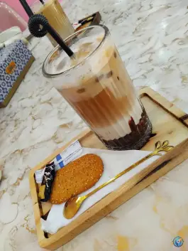 عکس کافه صورتی تویسرکان 6