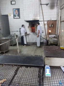 عکس نانوایی سنگکی سنتی دروازه ری قم 2