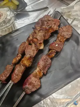 رستوران لیور، بین پیروزی ۱۱ و بلوار خاقانی، مشهد