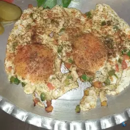 عکس صبحانه ی کارن؛ محله ی جلفا، اصفهان 2