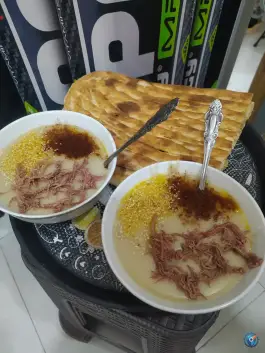 عکس صبحانه خوری دادا مهدی، محله راه آهن، تاکستان 6