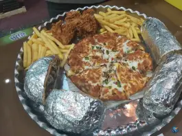 عکس فست فود و کباب سرای ونک، میدان معلم طبس 4