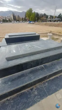 عکس آرامگاه استاد محمد بهمن بیگی در شیراز 3