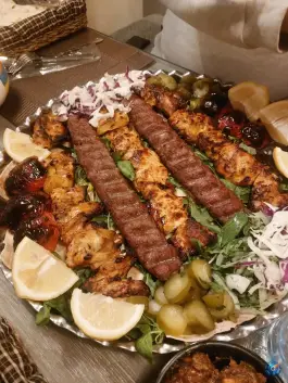 عکس سفره خانه شب های گلوبندک، ۱۵ خرداد، تهران 2