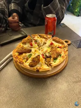 عکس پیتزا سه فر؛ محله دریا، تهران 8