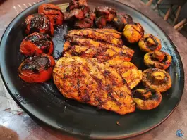 عکس برگر سوخاری عمو جهان در الهیه مشهد 10