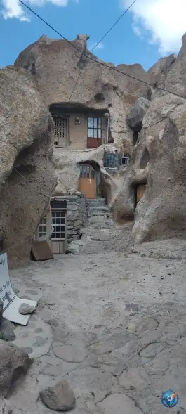 سوئیت صخره ای بام کندوان، اسکو
