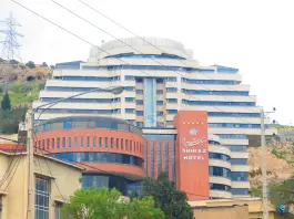عکس هتل بزرگ شیراز؛ اقامتی در جوار دروازه قرآن شیراز 2