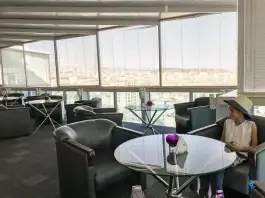 عکس هتل برج سفید؛ اقامتگاهی شیک در محله دروس تهران 3