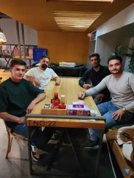 فست فود رافائل ۴؛ فرهنگ شهر، شیراز