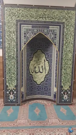 نمازخانه میدان هفتاد و دو تن قم