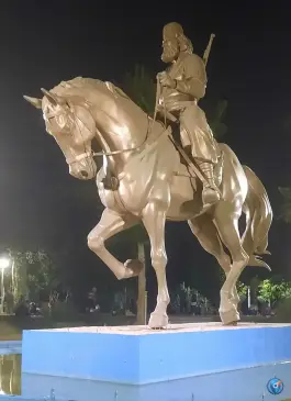 مجسمه میرزا کوچک خان جنگلی، ناژوان، اصفهان