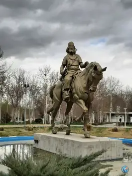 عکس مجسمه میرزا کوچک خان جنگلی، ناژوان، اصفهان 3