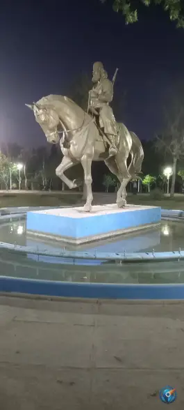 عکس مجسمه میرزا کوچک خان جنگلی، ناژوان، اصفهان 4